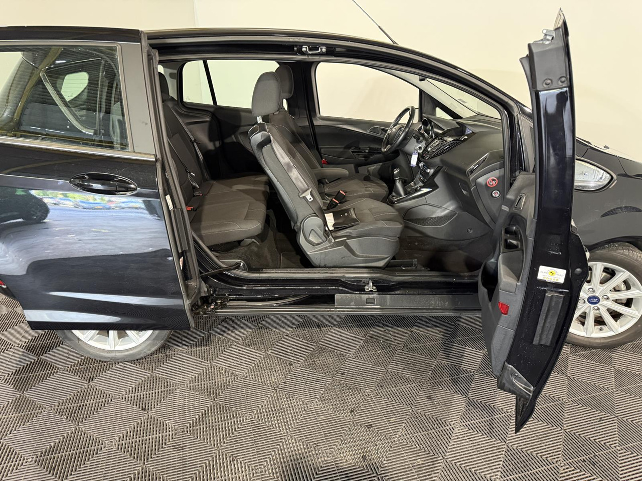 Ford | B-Max | 1.0 EcoBoost Titanium | 2015 | 149.480 km | GV907T | Logisch - Avtomobil: slika 4 Ford | B-Max | 1.0 EcoBoost Titanium | 2015 | 149.480 km | GV907T | Logisch - Avtomobil: slika 4
