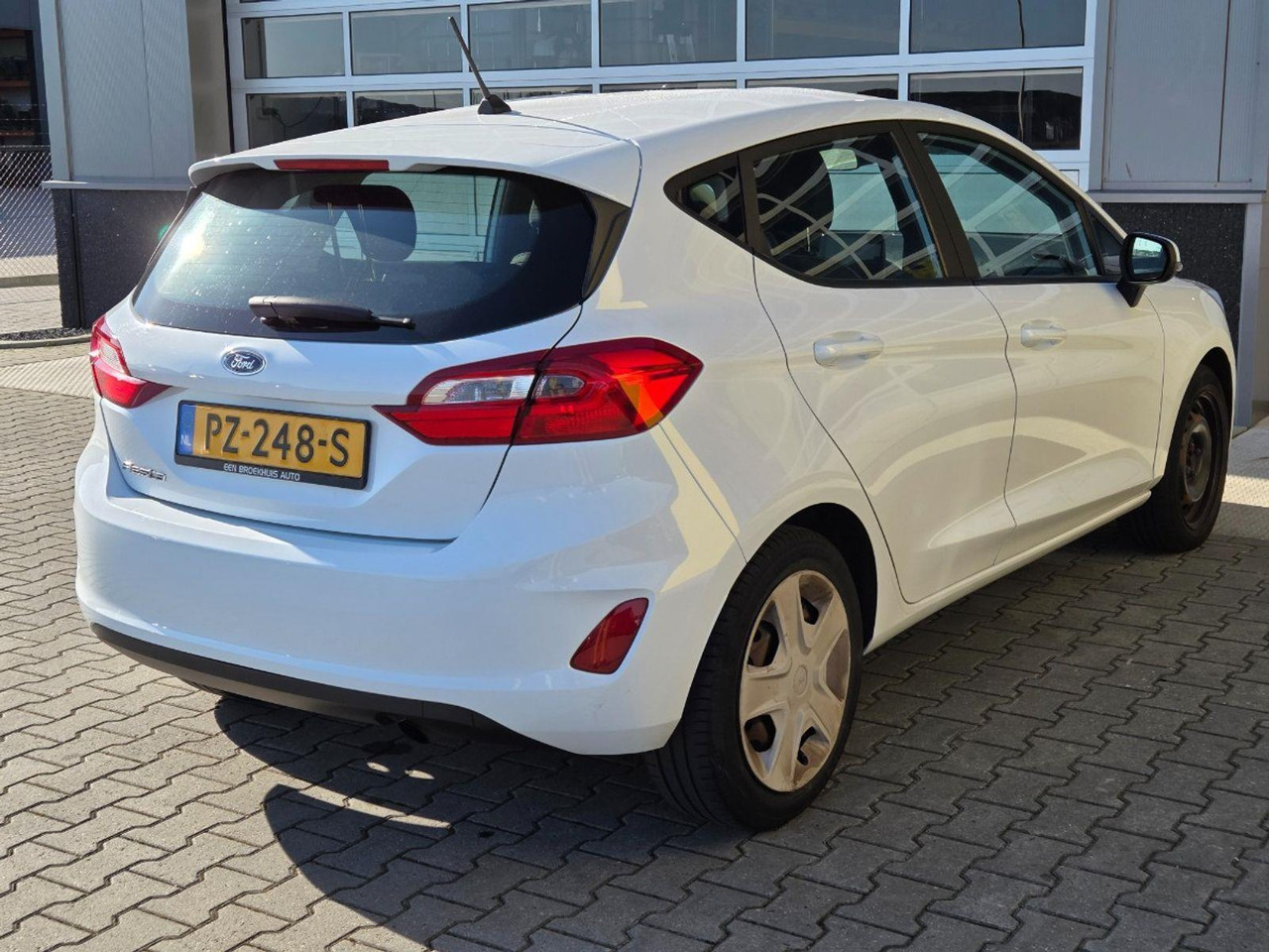 Ford Fiesta 1.1 Trend | 2017 | 145.164 km | PZ248S | NAP: Logisch - Kombilimuzina: slika 4 Ford Fiesta 1.1 Trend | 2017 | 145.164 km | PZ248S | NAP: Logisch - Kombilimuzina: slika 4
