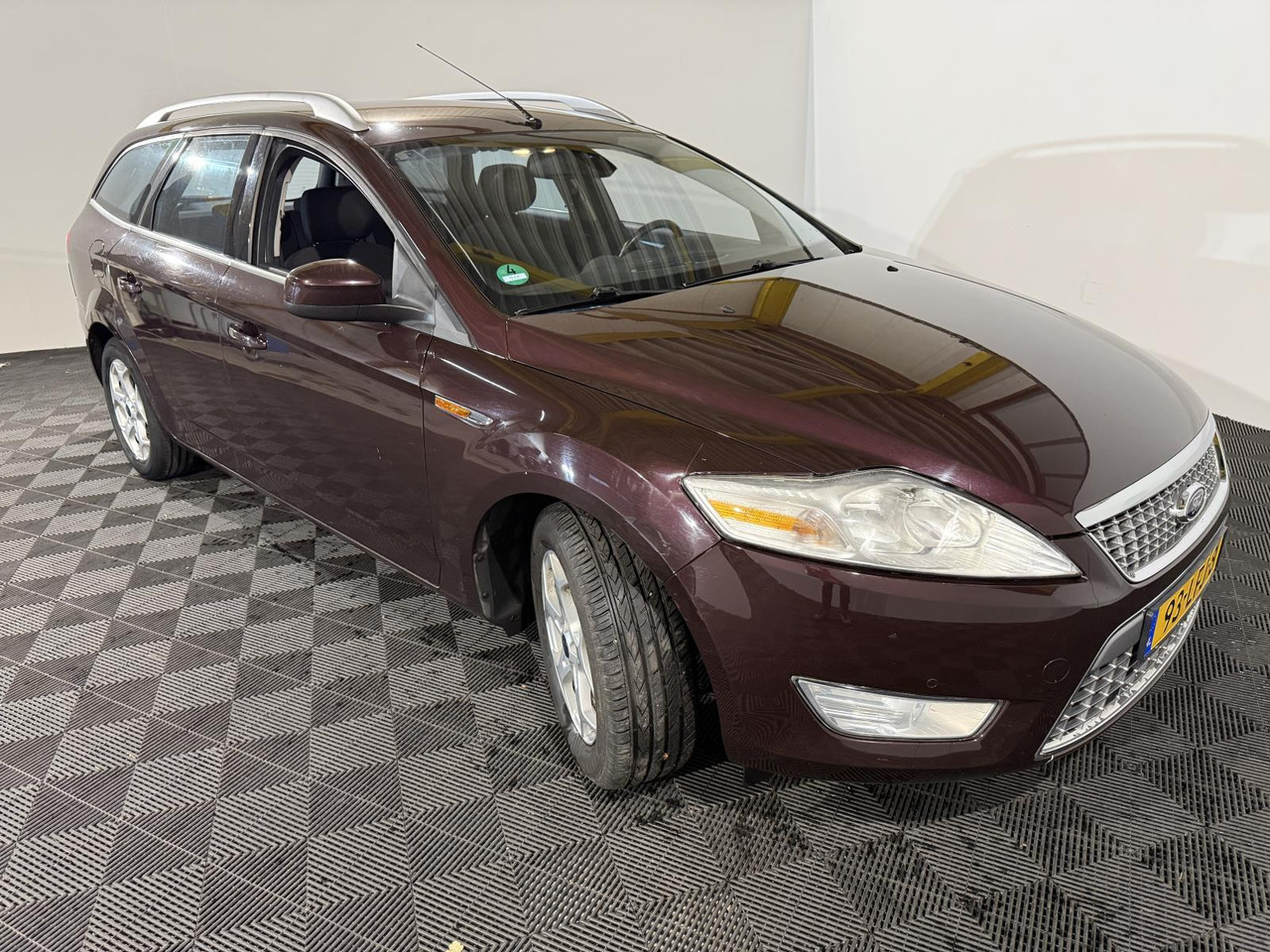 Ford | Mondeo Wagon | 2.0-16V Limited | 2010 | 193.300 km | 93LFJ8 | Logisch - Avtomobil: slika 4 Ford | Mondeo Wagon | 2.0-16V Limited | 2010 | 193.300 km | 93LFJ8 | Logisch - Avtomobil: slika 4