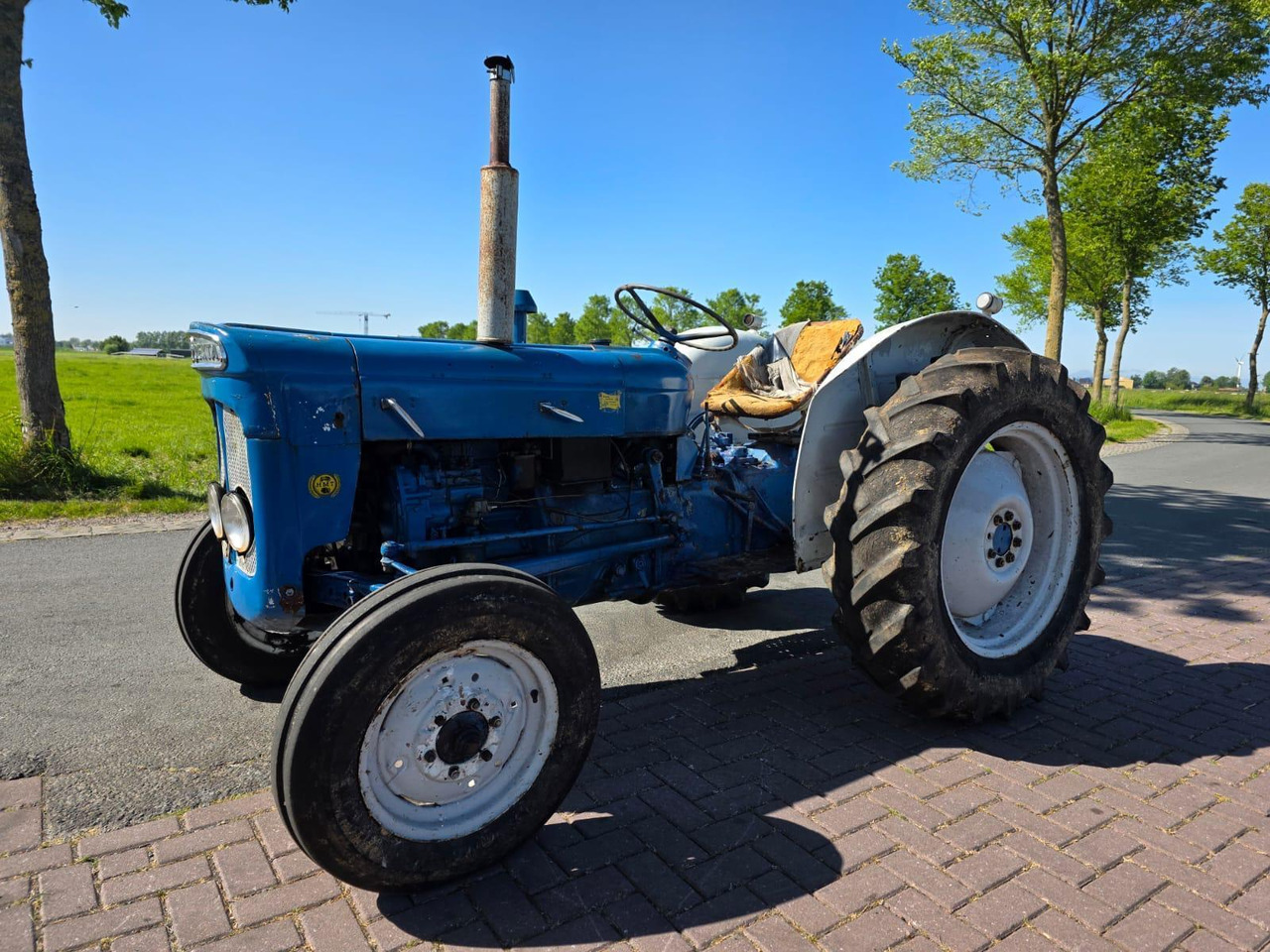 Ford Super Dexta Tractor - Traktor: slika 2 Ford Super Dexta Tractor - Traktor: slika 2