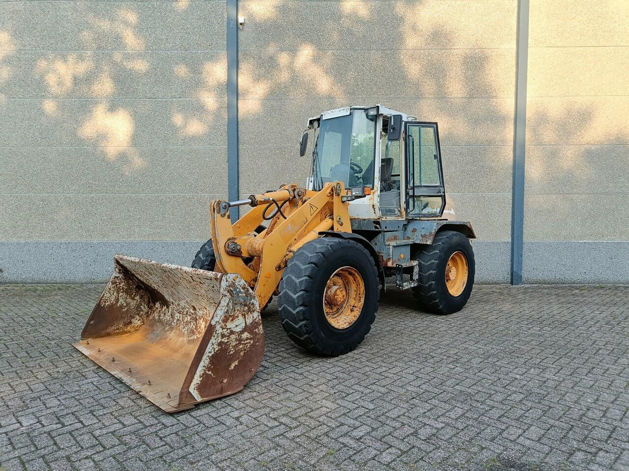 Kolesni nakladalec Liebherr L514 Shovel: slika 1