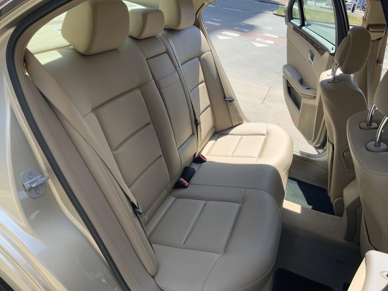Mercedes-Benz E-klasse 200 CGI, 2010, 14-KPJ-5, 173.514KM - Avtomobil: slika 2 Mercedes-Benz E-klasse 200 CGI, 2010, 14-KPJ-5, 173.514KM - Avtomobil: slika 2
