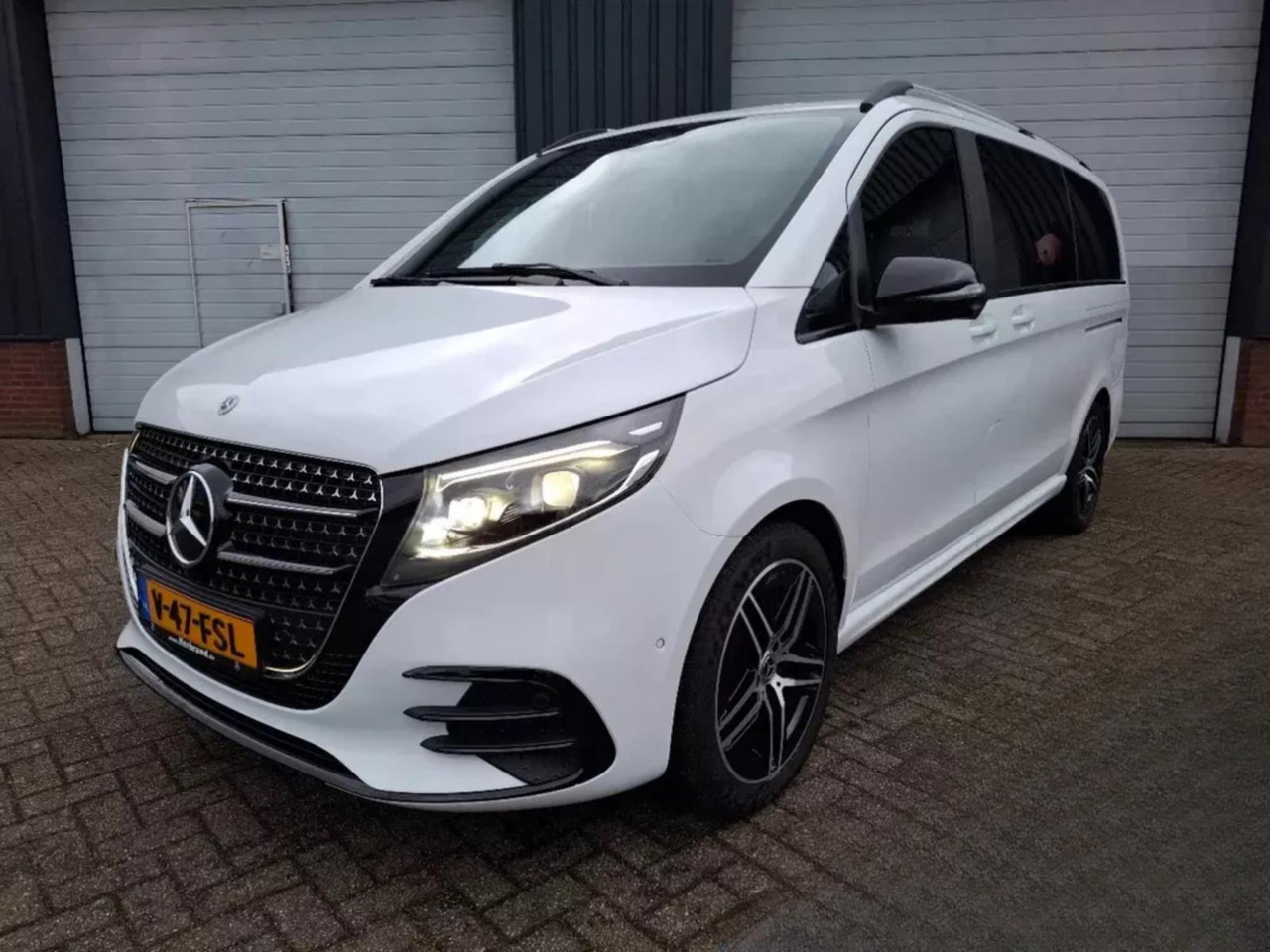 Mercedes-Benz V-Klasse AVANTGARDE V300d AUT Lang Vol opties 2024 V-47-FSL - Dostavno vozilo z dvojno kabino: slika 1 Mercedes-Benz V-Klasse AVANTGARDE V300d AUT Lang Vol opties 2024 V-47-FSL - Dostavno vozilo z dvojno kabino: slika 1