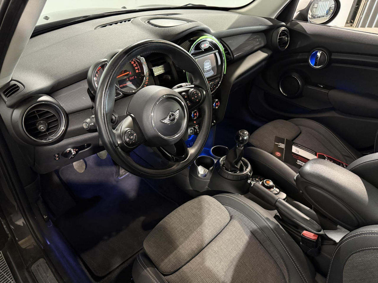 Mini | Mini | 1.5 Cooper Chili Business | 2015 | 201.355 km | 1ZPK60 | Logisch - Kombilimuzina: slika 4 Mini | Mini | 1.5 Cooper Chili Business | 2015 | 201.355 km | 1ZPK60 | Logisch - Kombilimuzina: slika 4