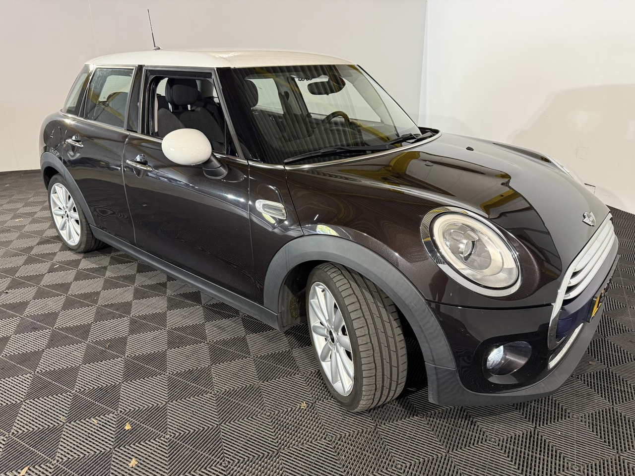Mini | Mini | 1.5 Cooper Chili Business | 2015 | 201.355 km | 1ZPK60 | Logisch - Kombilimuzina: slika 3 Mini | Mini | 1.5 Cooper Chili Business | 2015 | 201.355 km | 1ZPK60 | Logisch - Kombilimuzina: slika 3