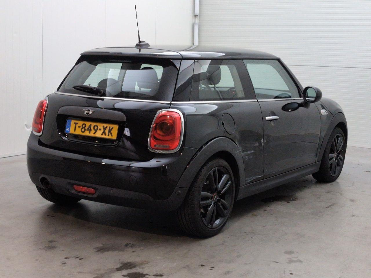 Mini Mini 1.5 One Salt | 2018 | 65.360 km | T849XK | NAP: Geen oordeel - Kombilimuzina: slika 4 Mini Mini 1.5 One Salt | 2018 | 65.360 km | T849XK | NAP: Geen oordeel - Kombilimuzina: slika 4