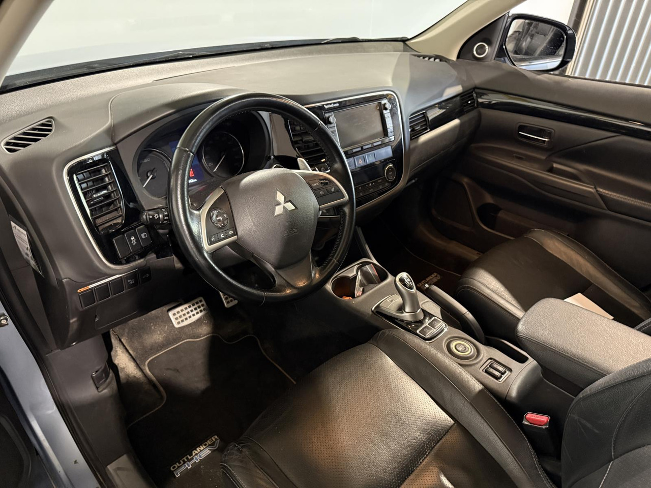 Mitsubishi Outlander 2.0 PHEV Instyle |2013 | 268.145 km | 3-TBJ-10 - SUV: slika 4 Mitsubishi Outlander 2.0 PHEV Instyle |2013 | 268.145 km | 3-TBJ-10 - SUV: slika 4