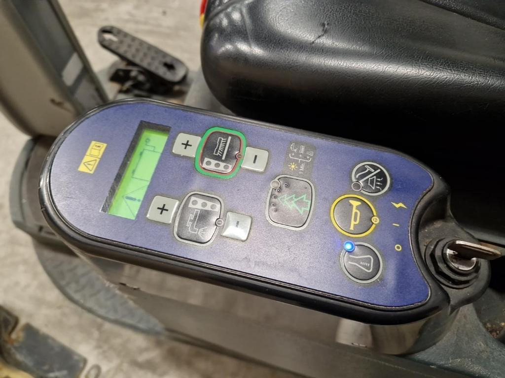 Nilfisk BR 755 Ecoflex Zit-Schrobmachine – 2015 - Čistilni stroj: slika 5 Nilfisk BR 755 Ecoflex Zit-Schrobmachine – 2015 - Čistilni stroj: slika 5