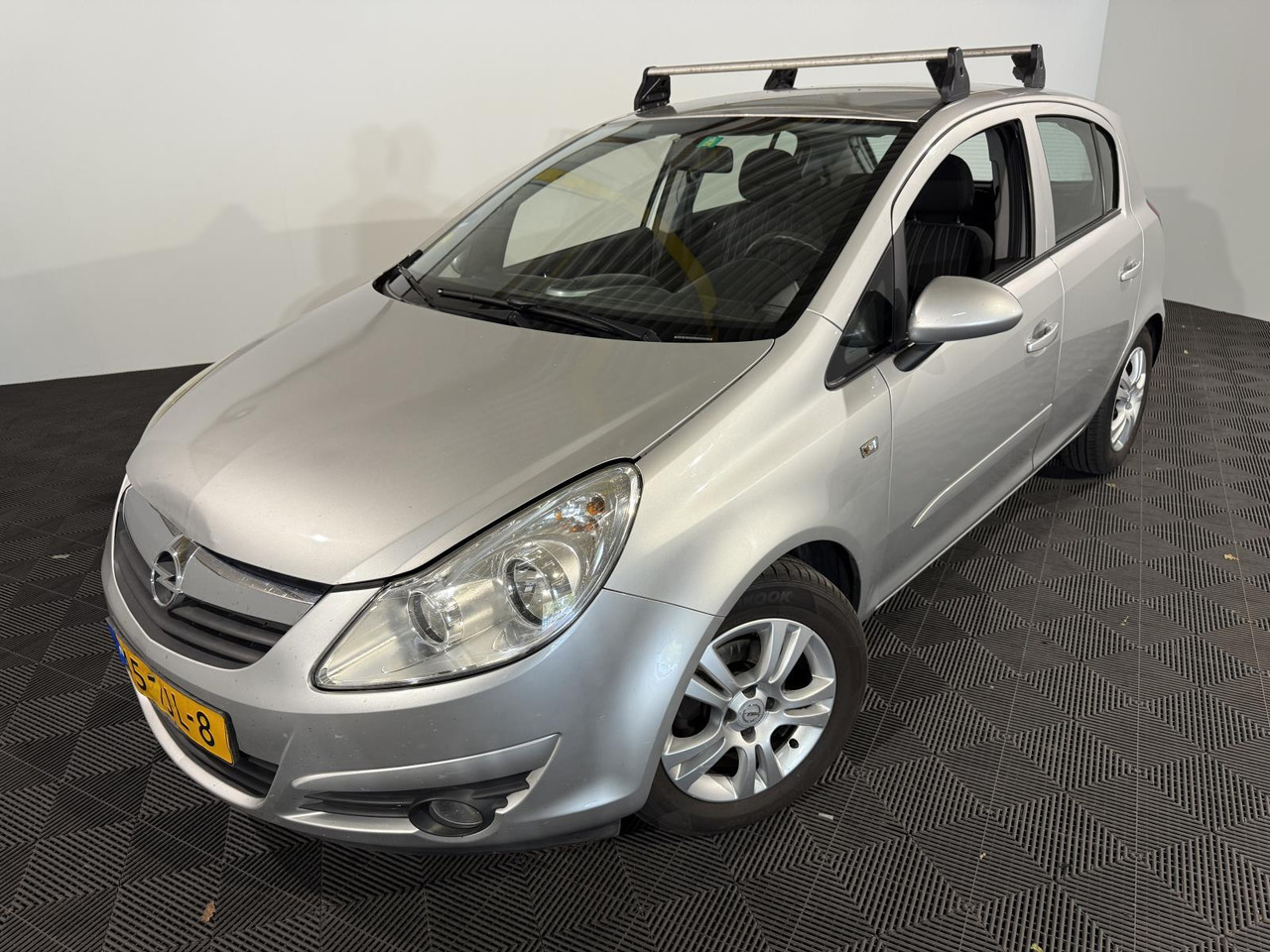 Opel | Corsa | 1.2-16V Cosmo Automaat | 2009 | 245.713 km | 45TJL8 | Geen oordeel - Kombilimuzina: slika 1 Opel | Corsa | 1.2-16V Cosmo Automaat | 2009 | 245.713 km | 45TJL8 | Geen oordeel - Kombilimuzina: slika 1
