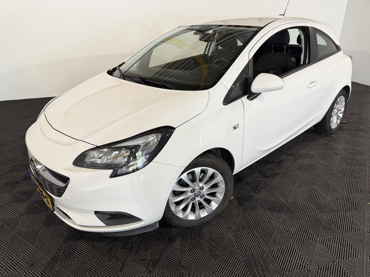 Opel Corsa 1.3 CDTI Business+ 2016 274.545 km JB-136-S - Kombilimuzina: slika 1 Opel Corsa 1.3 CDTI Business+ 2016 274.545 km JB-136-S - Kombilimuzina: slika 1