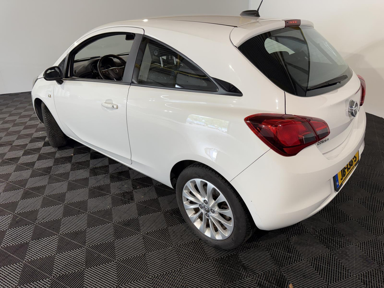 Opel Corsa 1.3 CDTI Business+ 2016 274.545 km JB-136-S - Kombilimuzina: slika 2 Opel Corsa 1.3 CDTI Business+ 2016 274.545 km JB-136-S - Kombilimuzina: slika 2