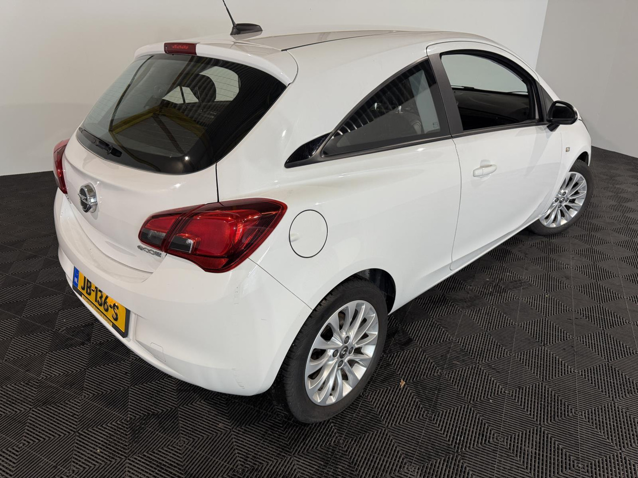 Opel Corsa 1.3 CDTI Business+ 2016 274.545 km JB-136-S - Kombilimuzina: slika 5 Opel Corsa 1.3 CDTI Business+ 2016 274.545 km JB-136-S - Kombilimuzina: slika 5