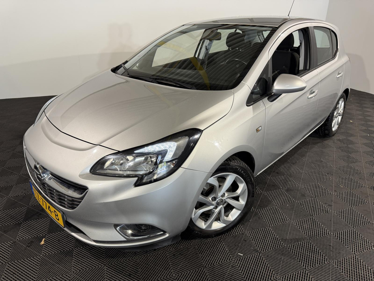 Opel | Corsa | 1.3 CDTI Color Edition | 2016 | 241.351 km | TZ774B | Geen oordeel - Kombilimuzina: slika 1 Opel | Corsa | 1.3 CDTI Color Edition | 2016 | 241.351 km | TZ774B | Geen oordeel - Kombilimuzina: slika 1