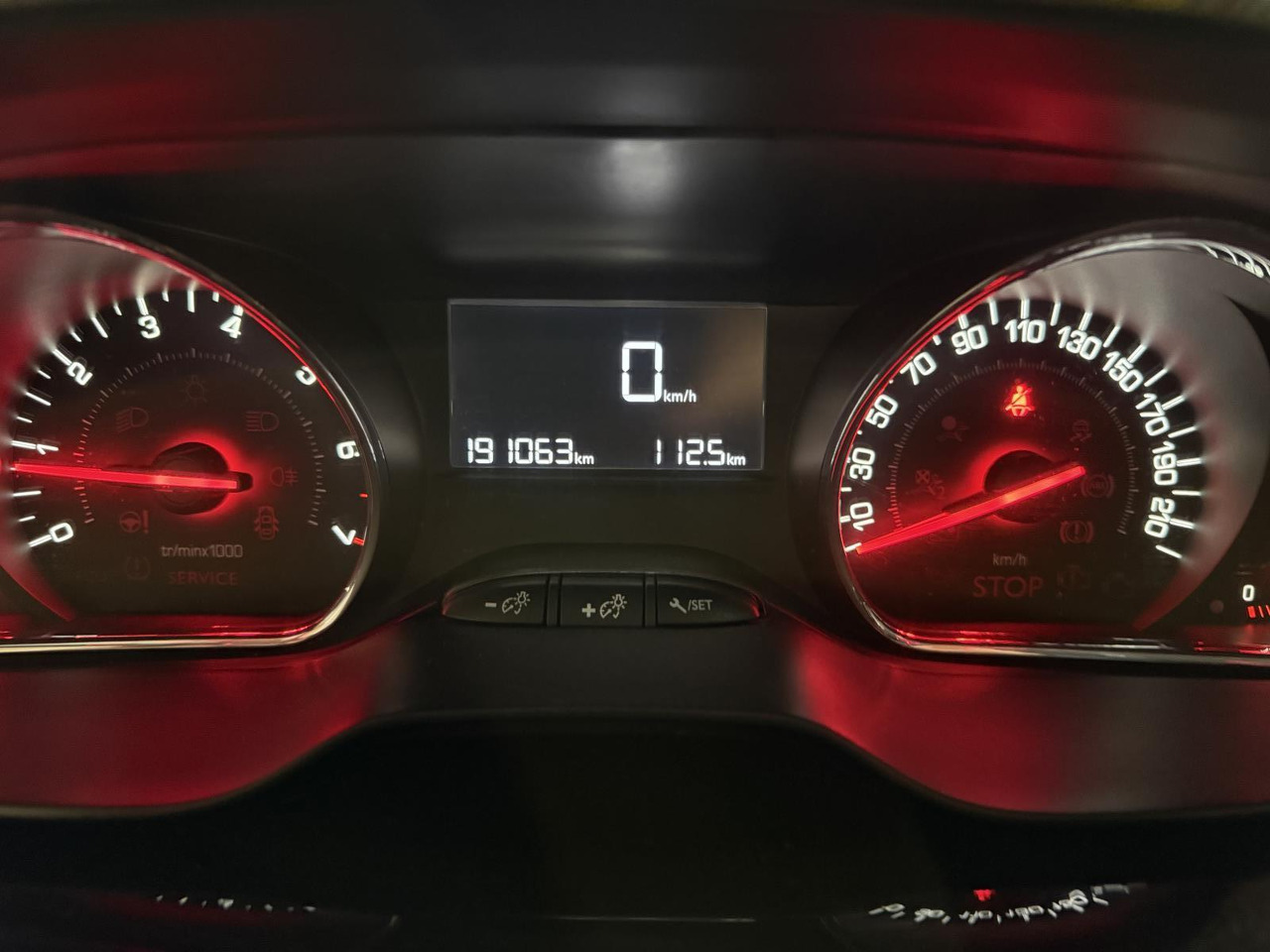 Peugeot | 208 | 1.2 VTi Style | 2014 | 191.063 km | 9XVB78 | Logisch - Kombilimuzina: slika 2 Peugeot | 208 | 1.2 VTi Style | 2014 | 191.063 km | 9XVB78 | Logisch - Kombilimuzina: slika 2