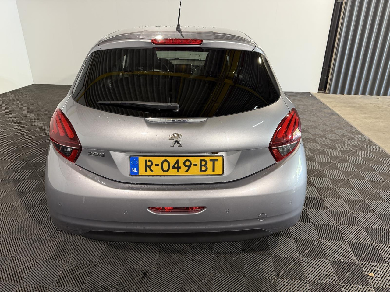 Peugeot | 208 | 1.5 BlueHDi Blue Lease Allure | 2019 | 183.354 km | R049BT | Geen oordeel - Kombilimuzina: slika 4 Peugeot | 208 | 1.5 BlueHDi Blue Lease Allure | 2019 | 183.354 km | R049BT | Geen oordeel - Kombilimuzina: slika 4