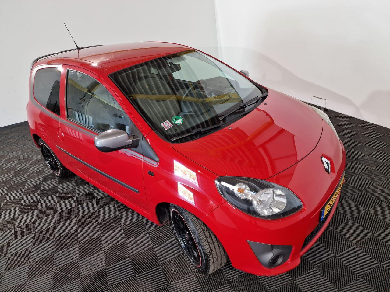 Renault Twingo 1.2-16V Collection 20-SPX-1 - Avtomobil: slika 5 Renault Twingo 1.2-16V Collection 20-SPX-1 - Avtomobil: slika 5