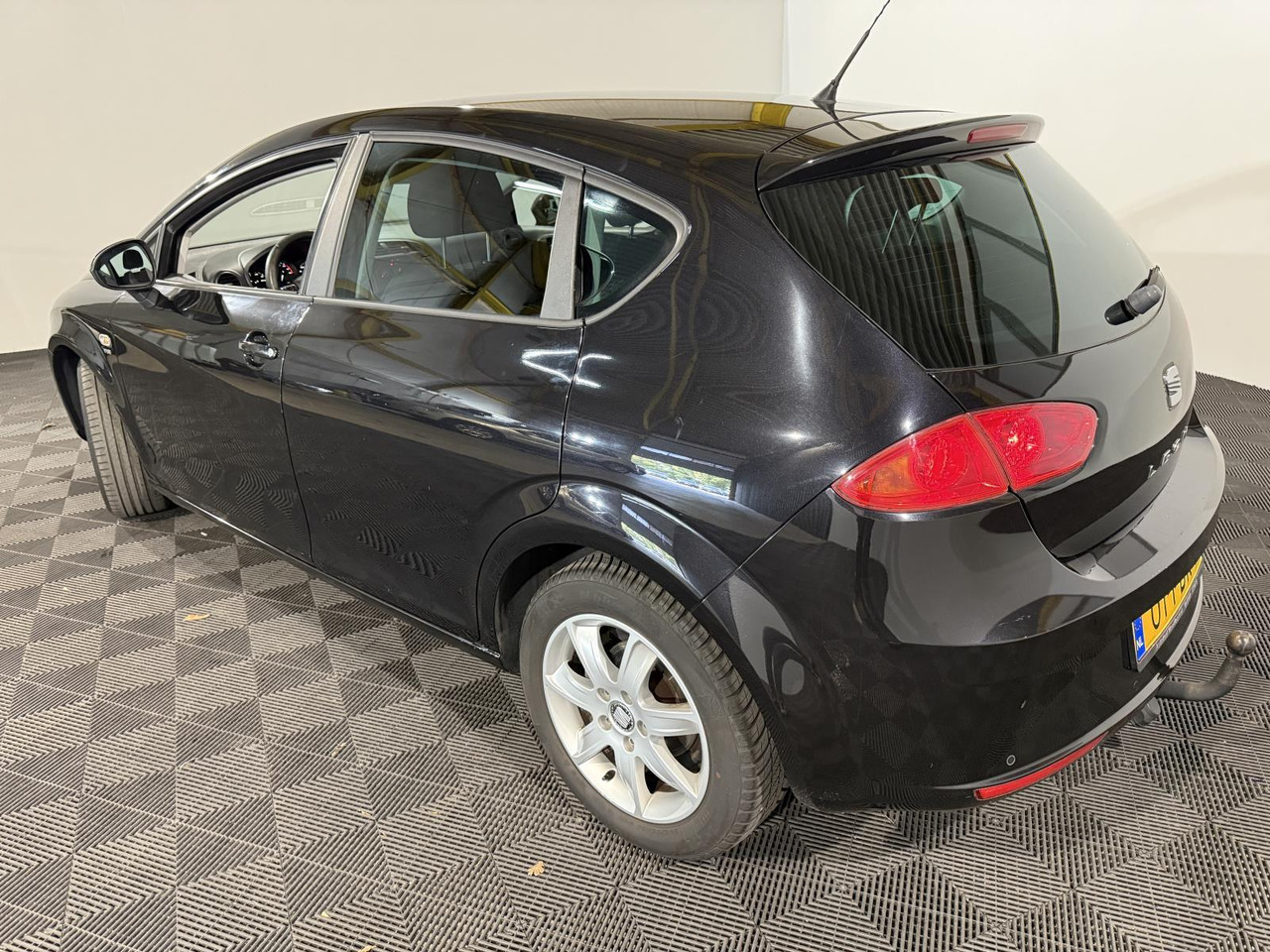 SEAT | Leon | 1.2 TSI Good Stuff | 2011 | 180.589 km | 01PBR7 | Logisch - Kombilimuzina: slika 2 SEAT | Leon | 1.2 TSI Good Stuff | 2011 | 180.589 km | 01PBR7 | Logisch - Kombilimuzina: slika 2