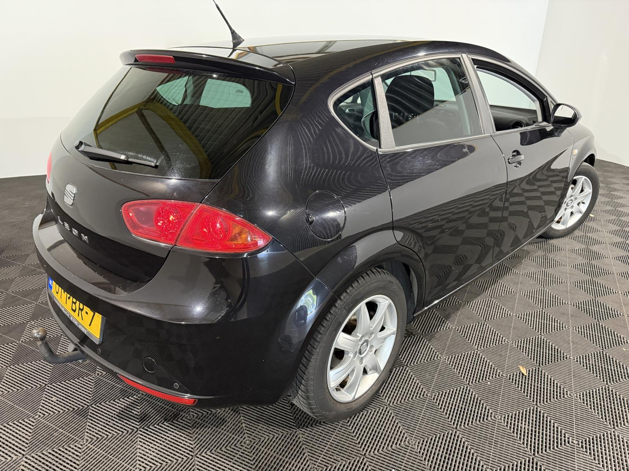 SEAT | Leon | 1.2 TSI Good Stuff | 2011 | 180.589 km | 01PBR7 | Logisch - Kombilimuzina: slika 5 SEAT | Leon | 1.2 TSI Good Stuff | 2011 | 180.589 km | 01PBR7 | Logisch - Kombilimuzina: slika 5