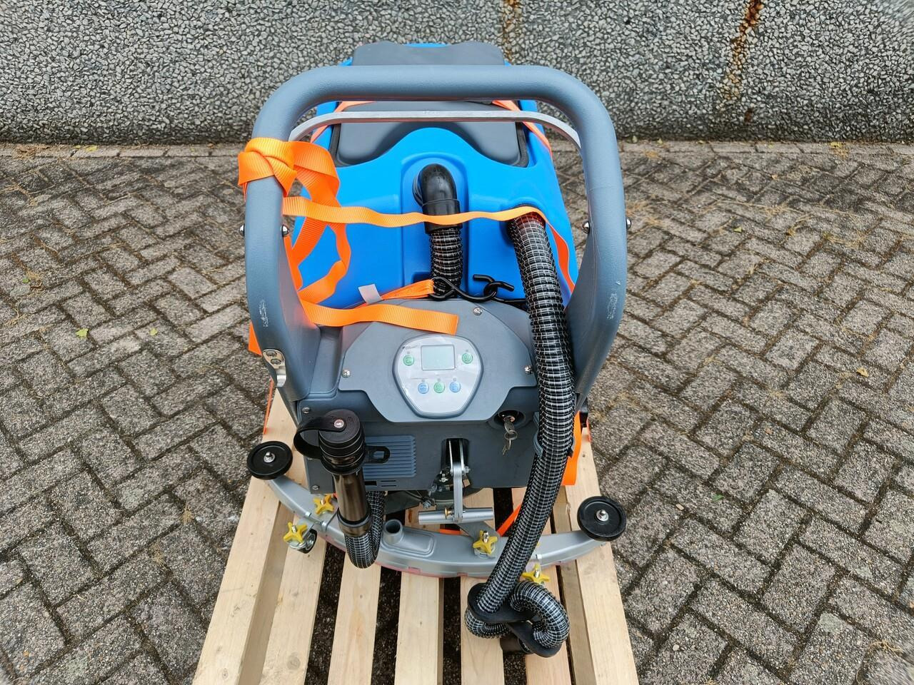Schrob/ Veegmachine Nieuw - Čistilni stroj: slika 5 Schrob/ Veegmachine Nieuw - Čistilni stroj: slika 5