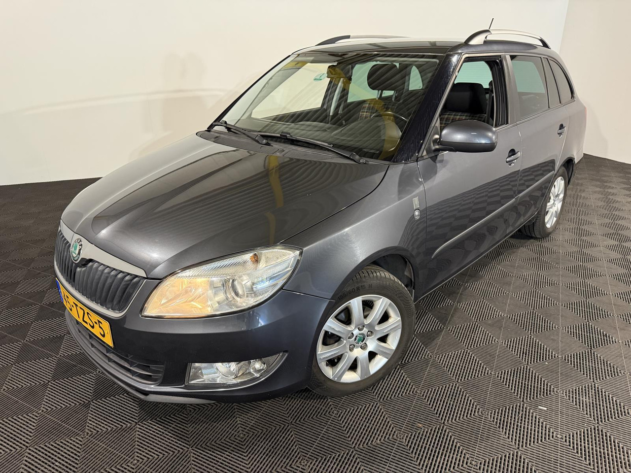 Skoda | Fabia Combi | 1.2 TSI Style | 2012 | 178.890 km | 45TZS5 | Logisch - Avtomobil: slika 1 Skoda | Fabia Combi | 1.2 TSI Style | 2012 | 178.890 km | 45TZS5 | Logisch - Avtomobil: slika 1