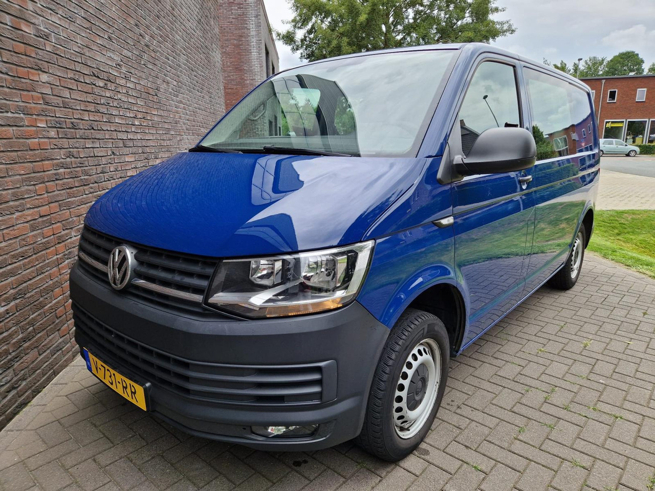 Volkswagen | Transporter | 2.0 TDI L1H1 DC Highline | 2018 | 251.292 km | V731RR | Logisch - Dostavno vozilo z dvojno kabino: slika 1 Volkswagen | Transporter | 2.0 TDI L1H1 DC Highline | 2018 | 251.292 km | V731RR | Logisch - Dostavno vozilo z dvojno kabino: slika 1