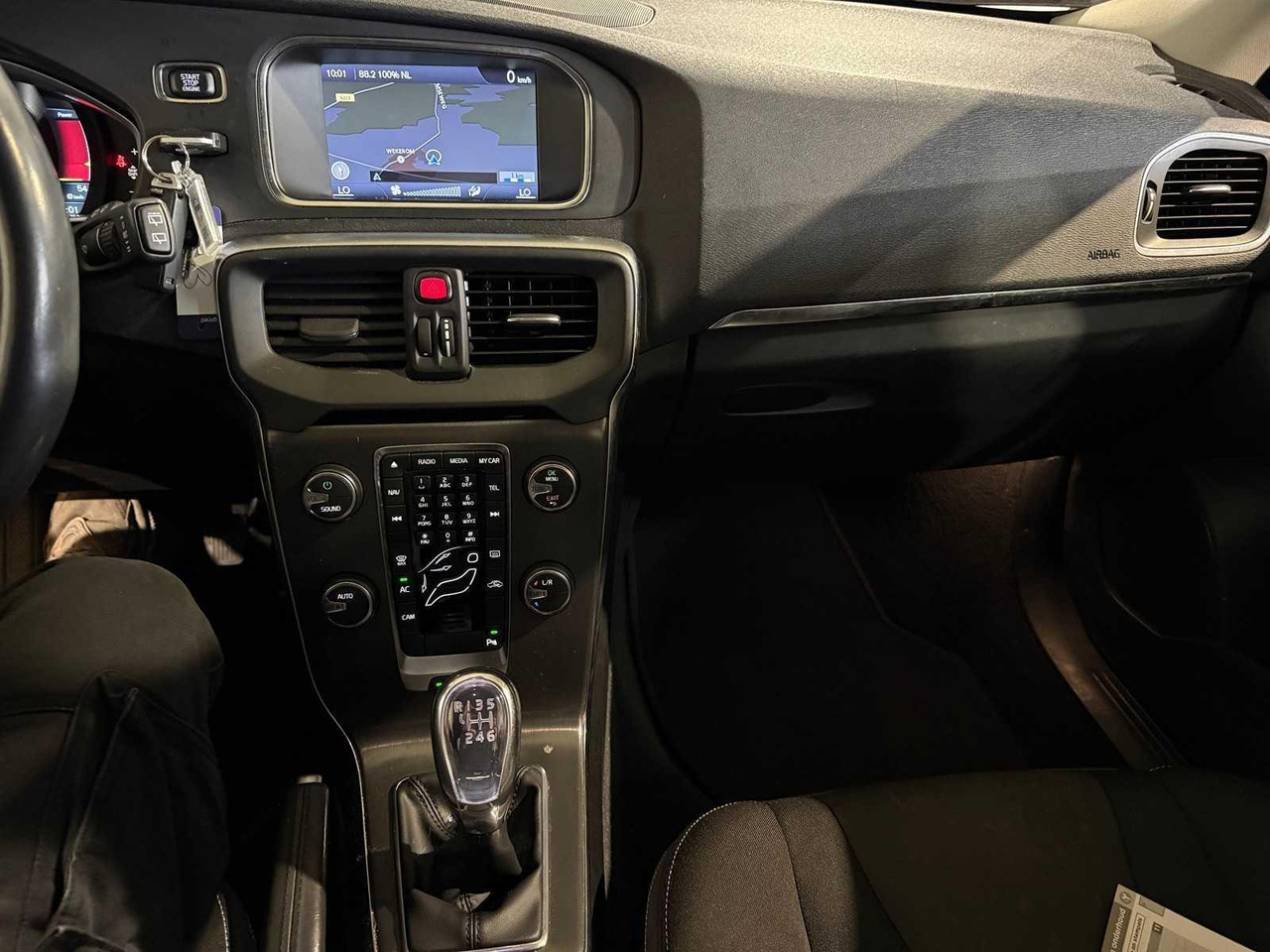 Volvo V40 1.6 T3 Momentum 2-KBP-13 210.566 km - Avtomobil: slika 5 Volvo V40 1.6 T3 Momentum 2-KBP-13 210.566 km - Avtomobil: slika 5