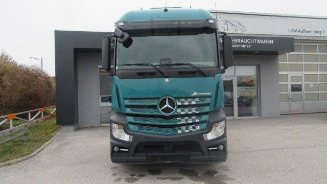 Mercedes-Benz 1842LS/37 mit Nebenantrieb Flansch - Vlačilec: slika 2 Mercedes-Benz 1842LS/37 mit Nebenantrieb Flansch - Vlačilec: slika 2