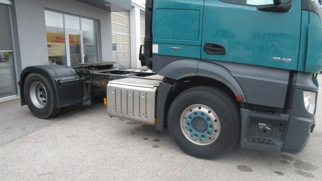Mercedes-Benz 1842LS/37 mit Nebenantrieb Flansch - Vlačilec: slika 4 Mercedes-Benz 1842LS/37 mit Nebenantrieb Flansch - Vlačilec: slika 4