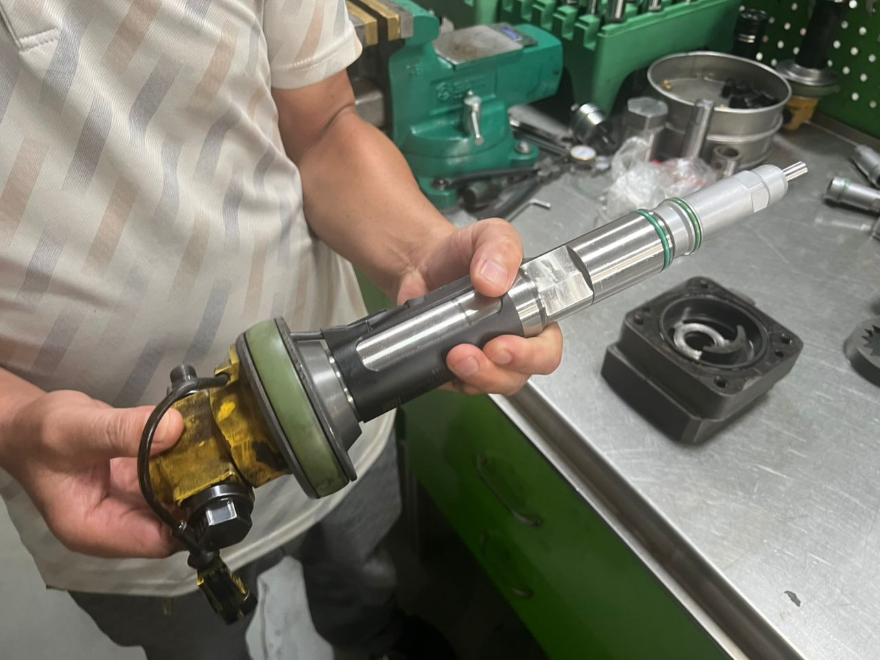 CATPILLAR ,BOSCH, CUMMINS , VOLVO, SCANIA ALL MODELS OF DIFFERENT BRAND - Injektor za HVAC oprema: slika 3 CATPILLAR ,BOSCH, CUMMINS , VOLVO, SCANIA ALL MODELS OF DIFFERENT BRAND - Injektor za HVAC oprema: slika 3