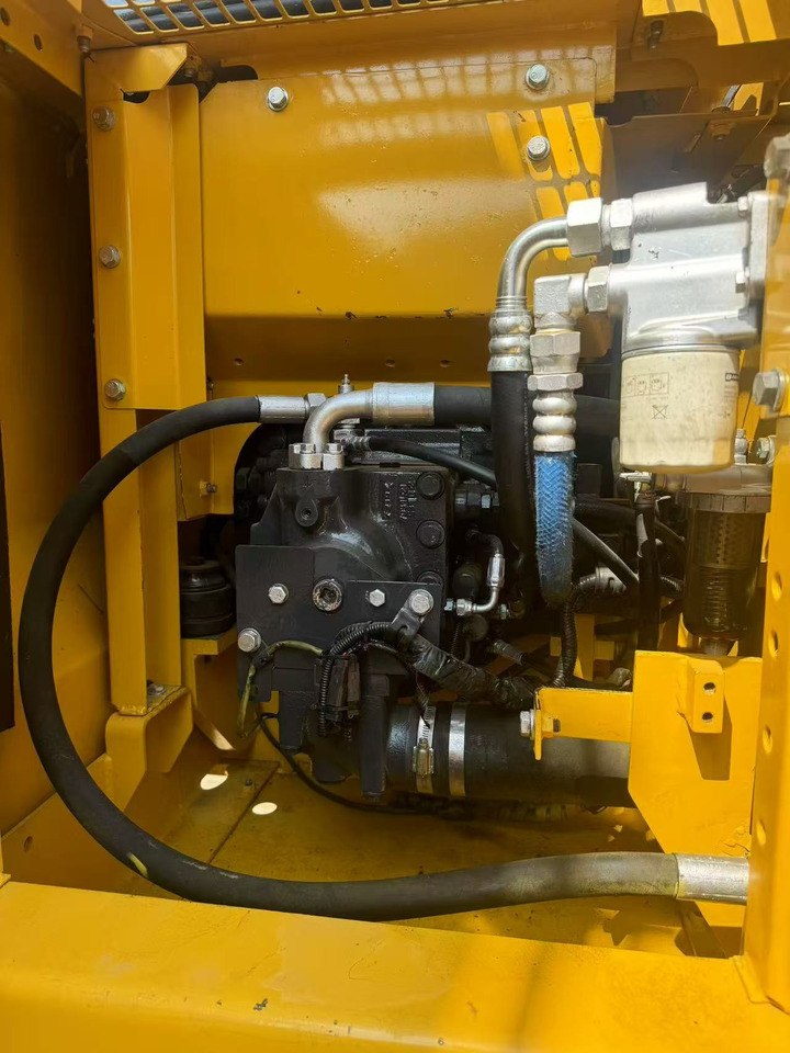 Nov Bager goseničar KOMATSU PC130-7: slika 8