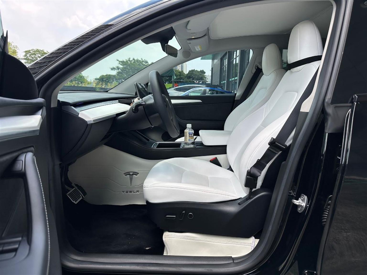 TESLA MODEL Y - Avtomobil: slika 2 TESLA MODEL Y - Avtomobil: slika 2