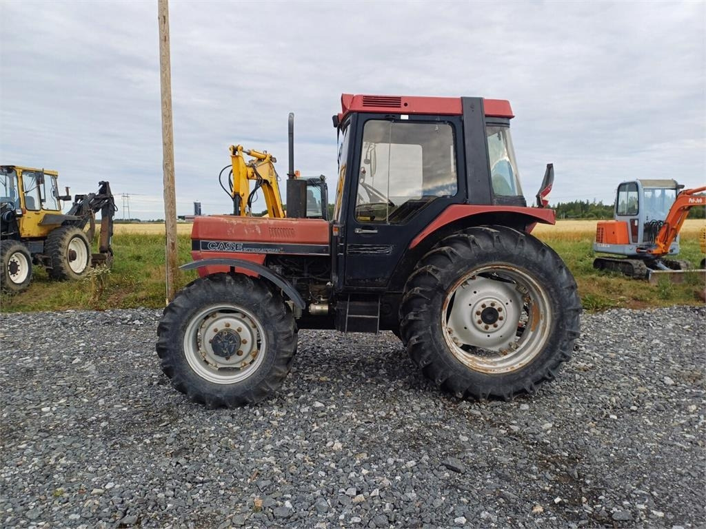 Case IH 685XL - Traktor: slika 3 Case IH 685XL - Traktor: slika 3