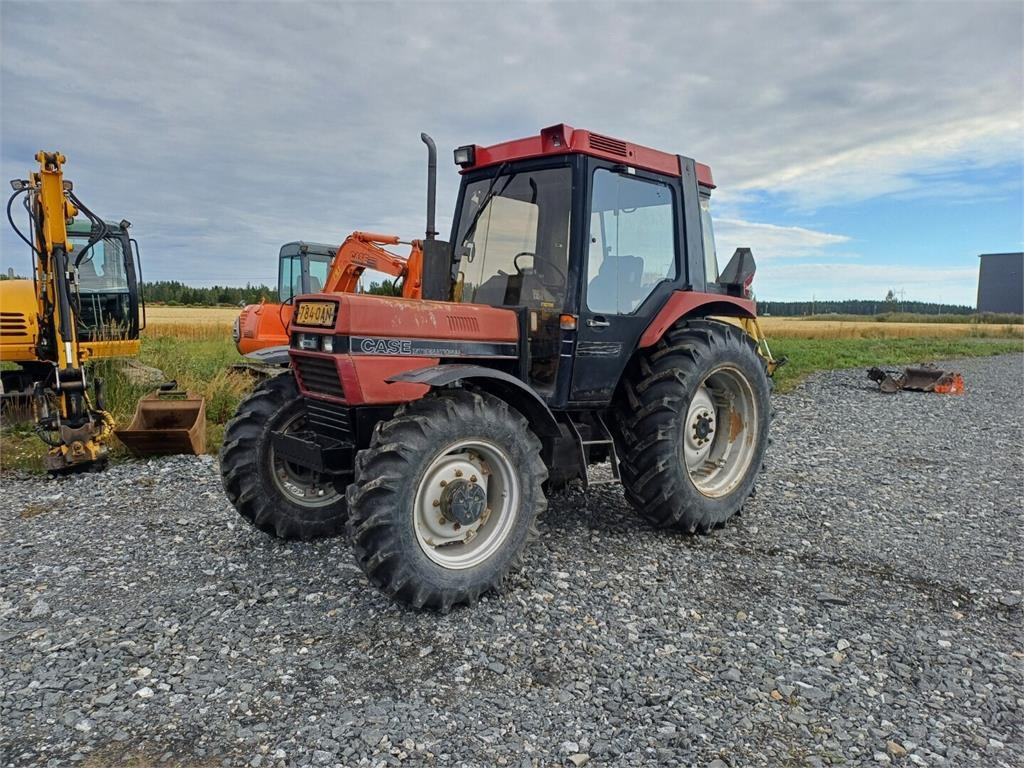 Case IH 685XL Hyvät renkaat. - Traktor: slika 1 Case IH 685XL Hyvät renkaat. - Traktor: slika 1