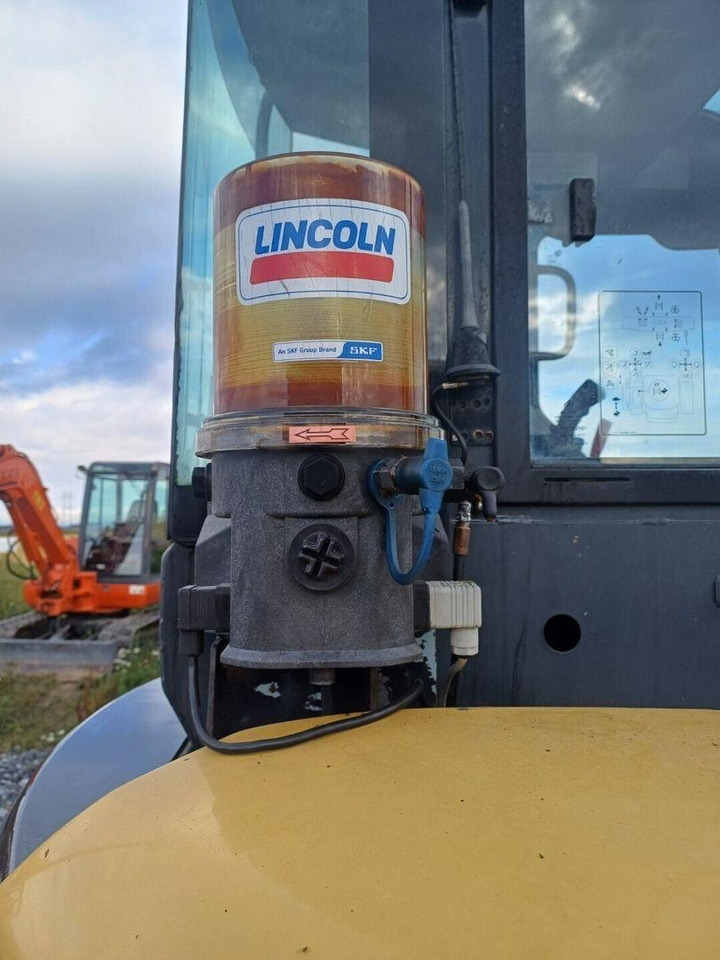 Mini bager Komatsu pc50mr-2 Engcon pyörittäjällä: slika 8