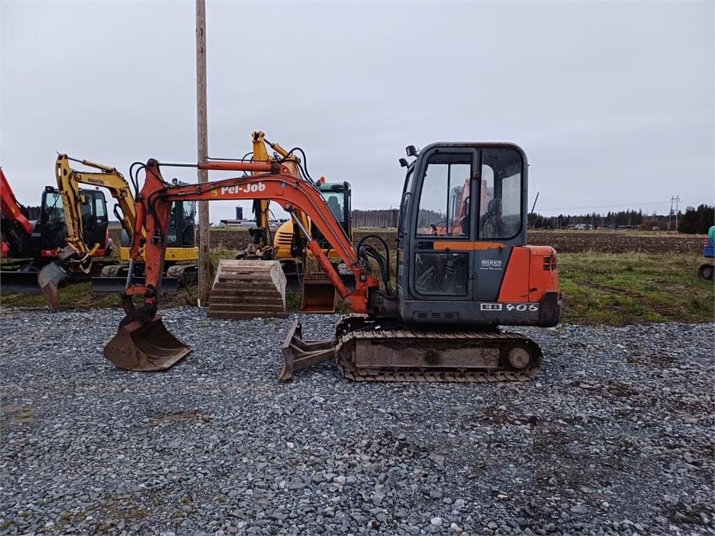 Mini bager Pel-Job EB406 rautateloilla. Kolme kauhaa: slika 1