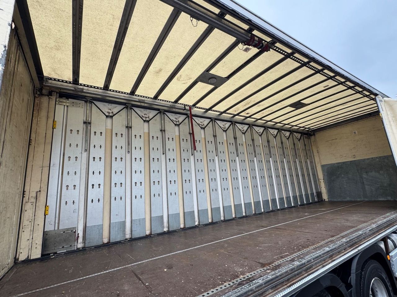 Mercedes-Benz 2548/Lenk-Lift/Retarder/Top-Zustand - Tovornjak s ponjavo: slika 4 Mercedes-Benz 2548/Lenk-Lift/Retarder/Top-Zustand - Tovornjak s ponjavo: slika 4