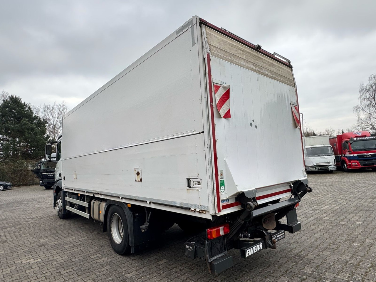 Mercedes-Benz Antos 1836L/4x2/2t.LBW/2xAHK/aus.1Hand/16.Pal. - Tovornjak za prevoz pijač: slika 5 Mercedes-Benz Antos 1836L/4x2/2t.LBW/2xAHK/aus.1Hand/16.Pal. - Tovornjak za prevoz pijač: slika 5