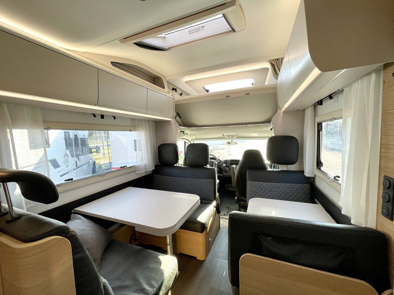 ADRIA Coral XL 650 DK - Alkoven avtodom: slika 5 ADRIA Coral XL 650 DK - Alkoven avtodom: slika 5