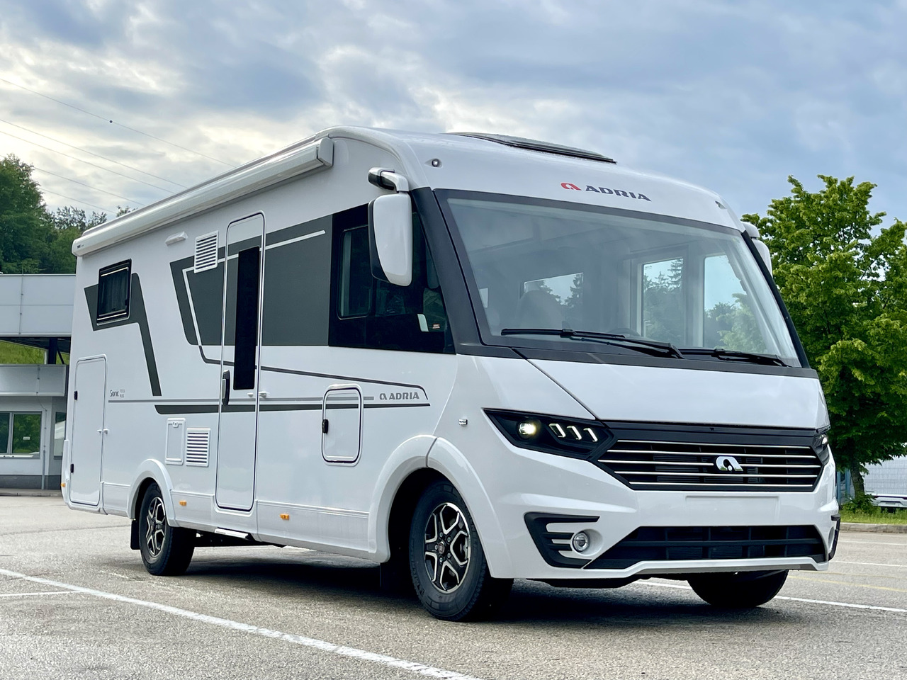ADRIA Sonic 700DC - Integriran avtodom: slika 1 ADRIA Sonic 700DC - Integriran avtodom: slika 1