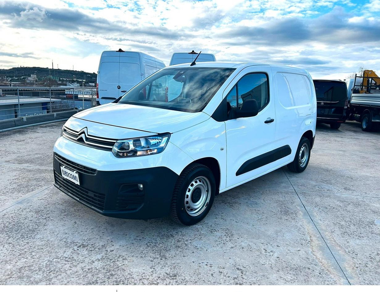 Citroen Berligno 1.6 HDi 100 cv 3 posti - Mali kombi: slika 1 Citroen Berligno 1.6 HDi 100 cv 3 posti - Mali kombi: slika 1