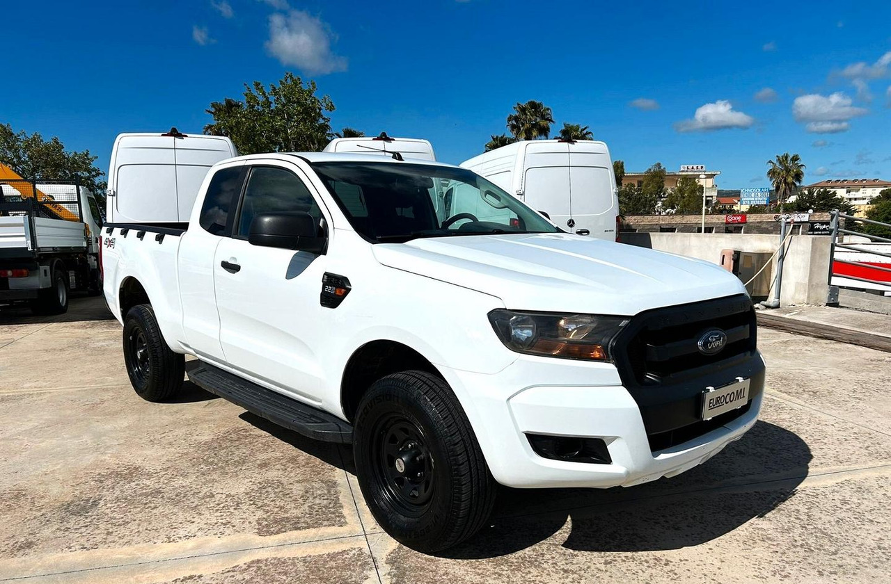 Ford Ranger 2.2 160 cv XL Supercab 4 posti 4wd - Poltovornjak: slika 3 Ford Ranger 2.2 160 cv XL Supercab 4 posti 4wd - Poltovornjak: slika 3