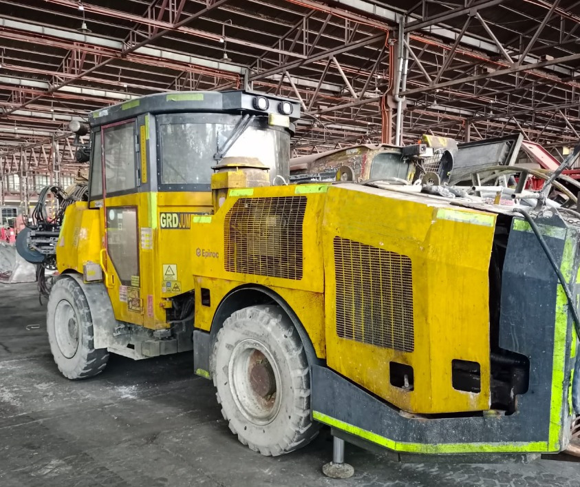 EPIROC BOLTEC S - Rudarski stroji: slika 1 EPIROC BOLTEC S - Rudarski stroji: slika 1