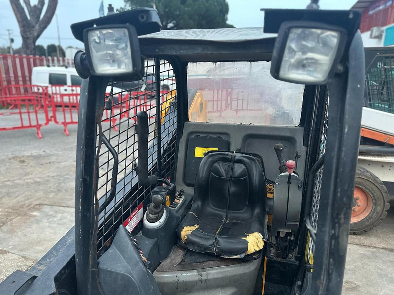 JCB 170HF - Kompaktni nakladalnik na gosenicah: slika 4 JCB 170HF - Kompaktni nakladalnik na gosenicah: slika 4