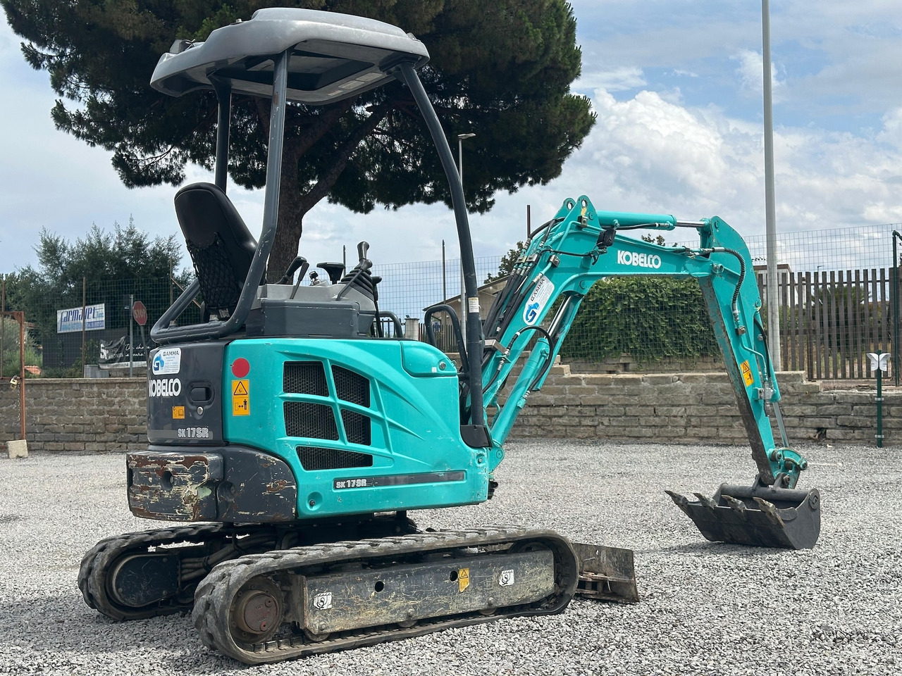 KOBELCO SK17SR-3E - Mini bager: slika 2 KOBELCO SK17SR-3E - Mini bager: slika 2
