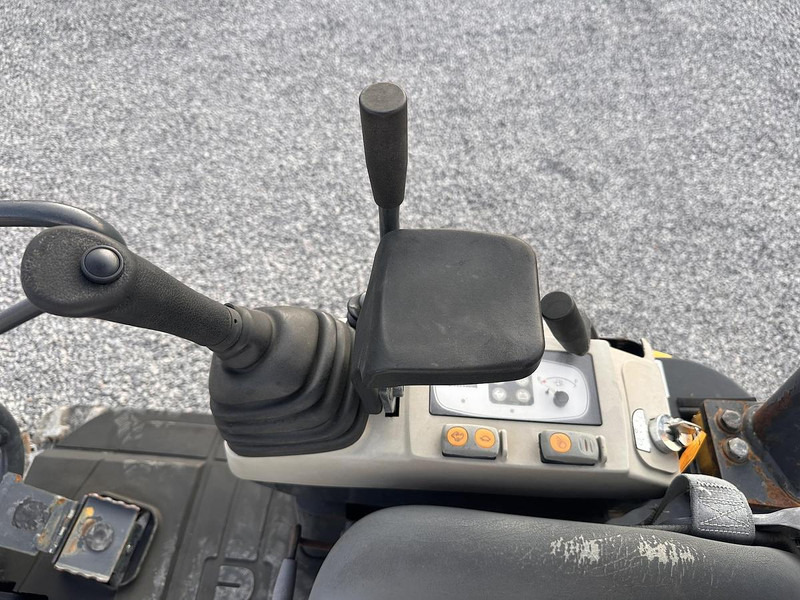 Mini bager Komatsu PC16R-3HS: slika 11