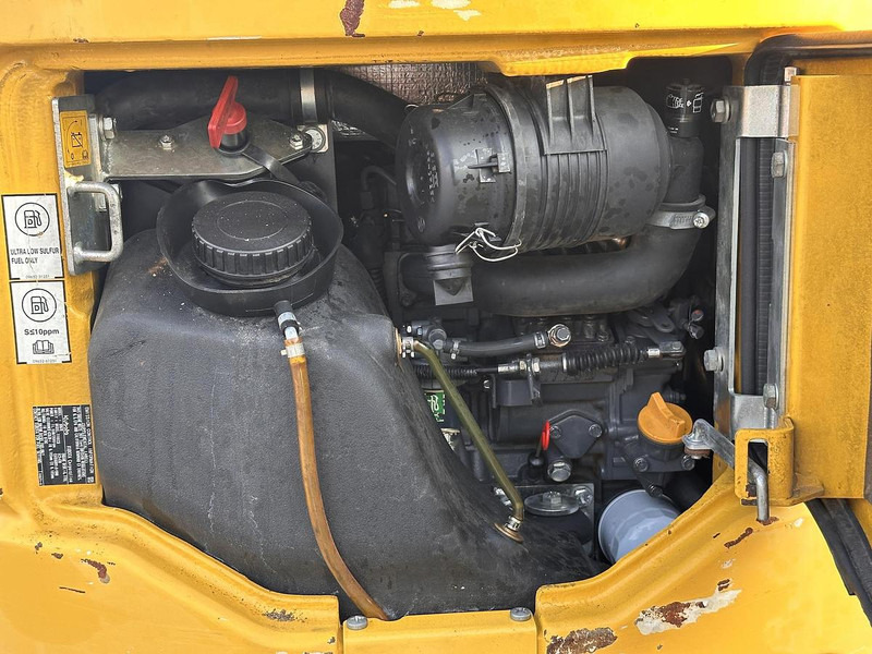 Mini bager Komatsu PC16R-3HS: slika 15