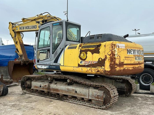 Bager New Holland E215B: slika 16