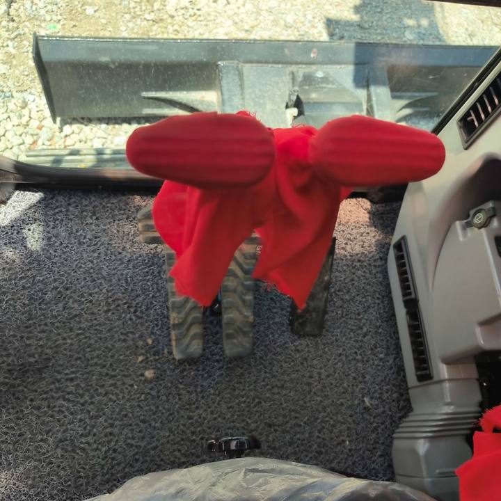 Bager goseničar CATERPILLAR 307E2: slika 8