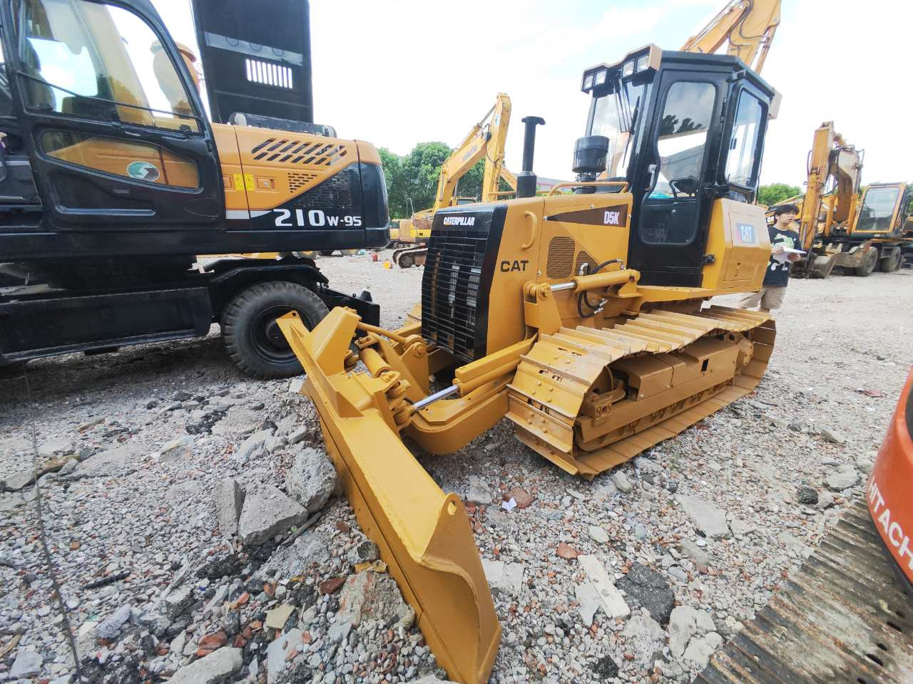 CATERPILLAR D5K - Buldožer: slika 1 CATERPILLAR D5K - Buldožer: slika 1