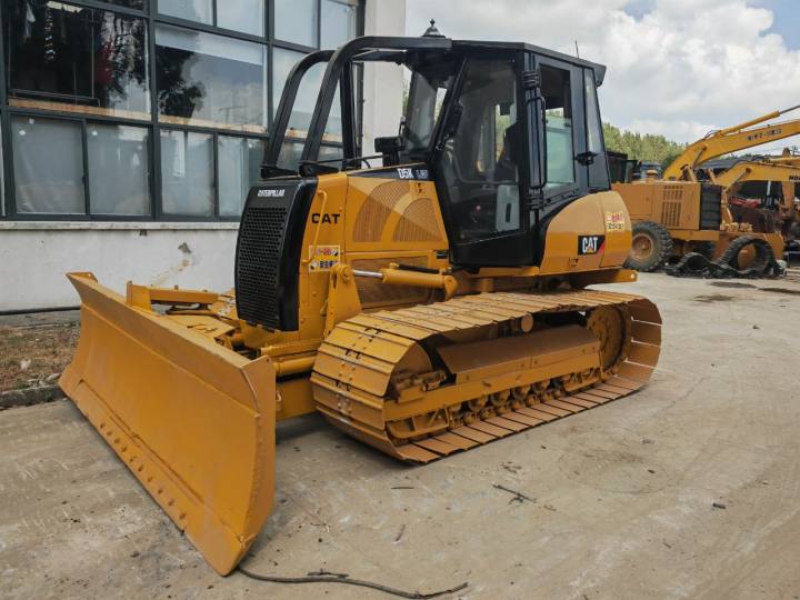 CATERPILLAR D5K - Buldožer: slika 2 CATERPILLAR D5K - Buldožer: slika 2